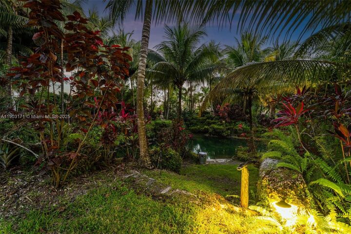 Property Photo: 15000 SW 200th St FL 33187