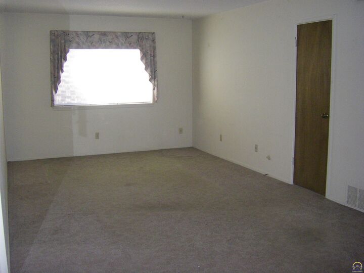 Property Photo: 2319 SW Briarwood North Plz #208C KS 66611