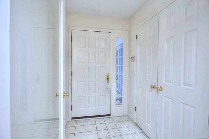 Property Photo:  220 Lansdowne 220  CT 06880 