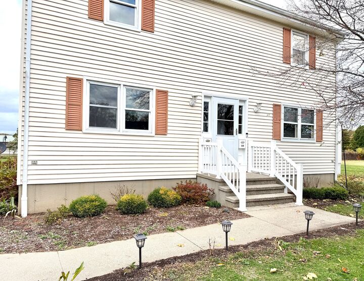 Property Photo:  56 Smith Street A  CT 06357 