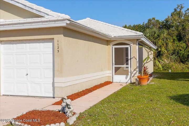 Property Photo:  1125 Goldenrod Circle NE  FL 32905 