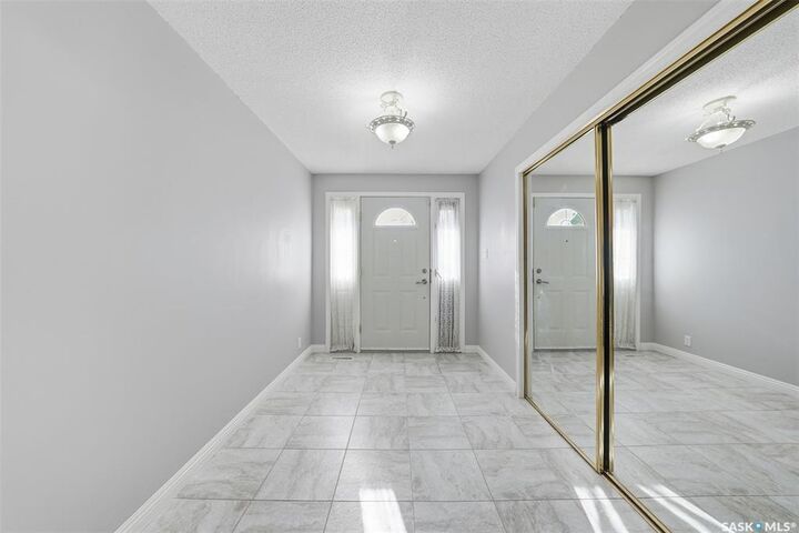 Property Photo: 6 Roborecki Terrace SK S7K 5L3