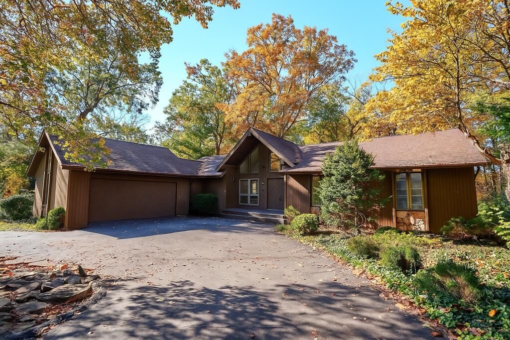 Property Photo: 304 Braewood Lane OH 45601