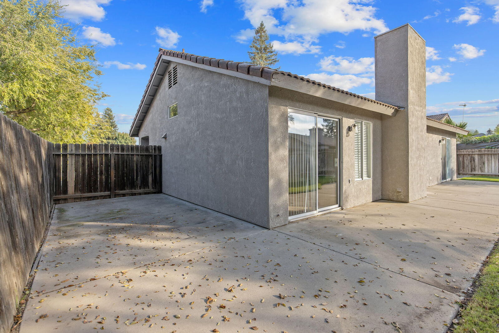 Property Photo:  2815 S Tamarack Court  CA 93277 