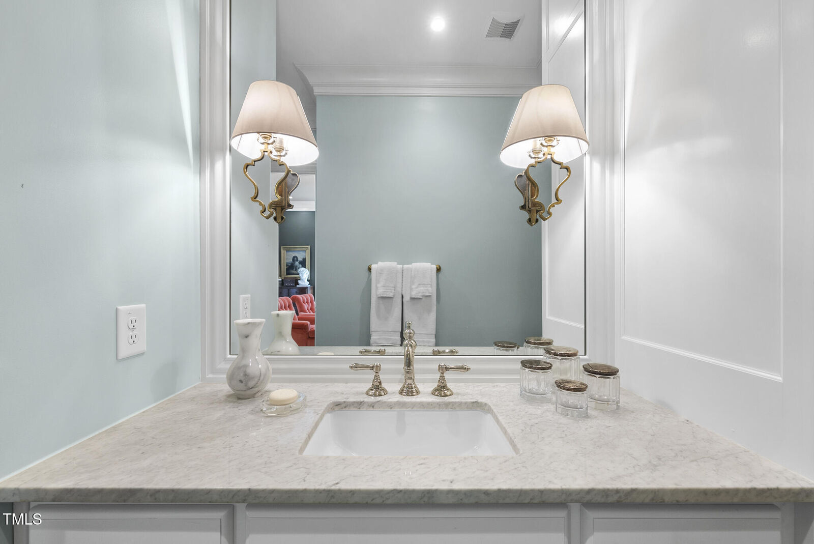 Property Photo: 504 Yarmouth Road NC 27608