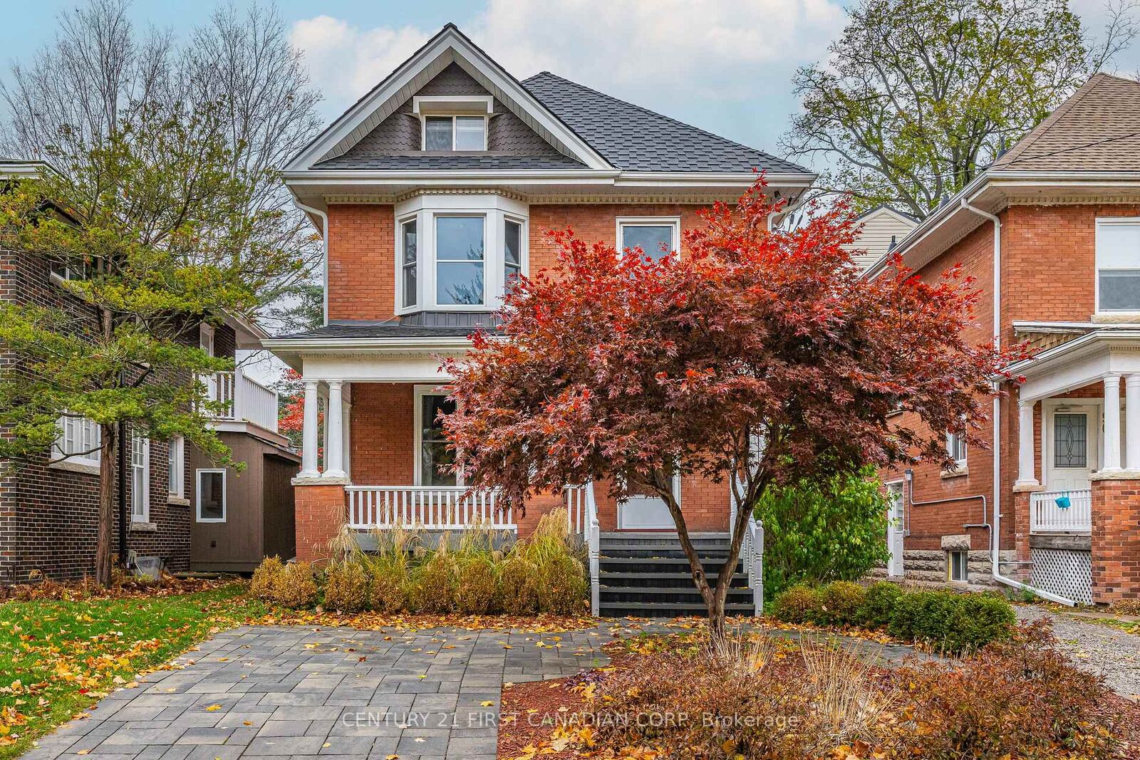 Property Photo:  92 Hincks Street 2  ON N5R 3P2 