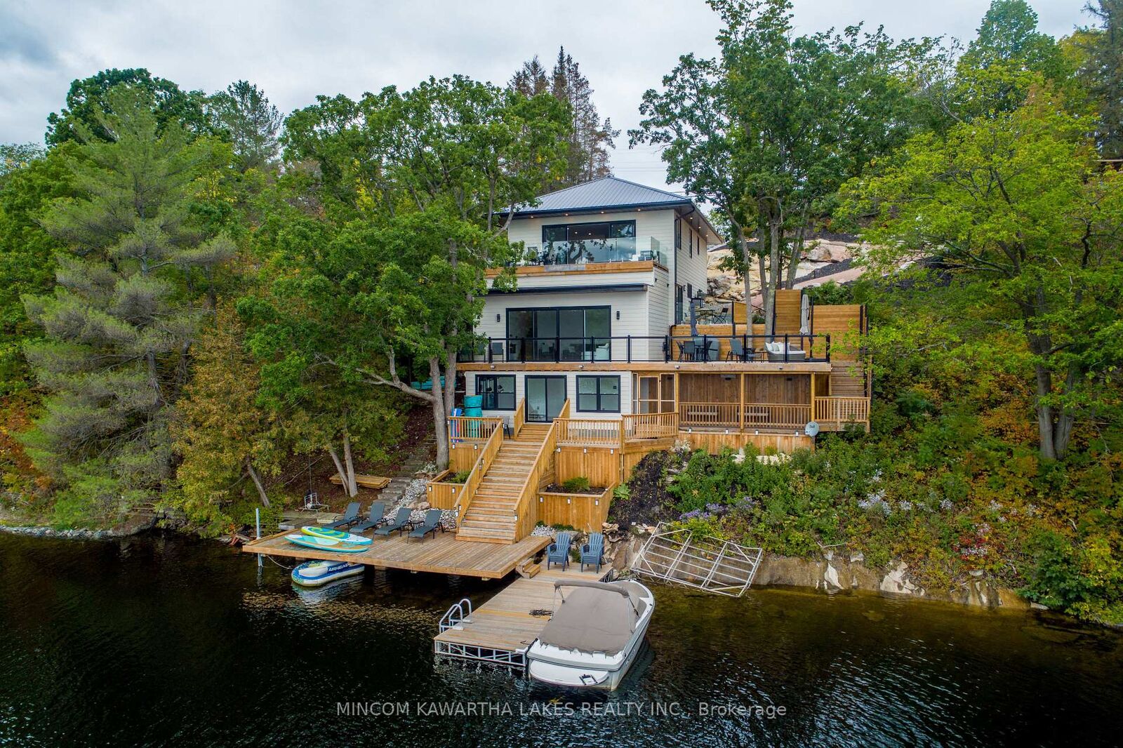 Property Photo: 1416 Northey'S Bay Road ON K0L 3E0