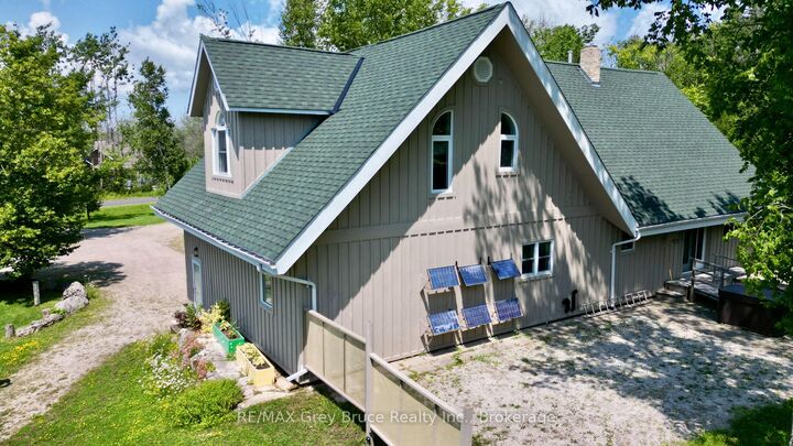 Property Photo: 20 Maple Drive ON N0H 1Z0
