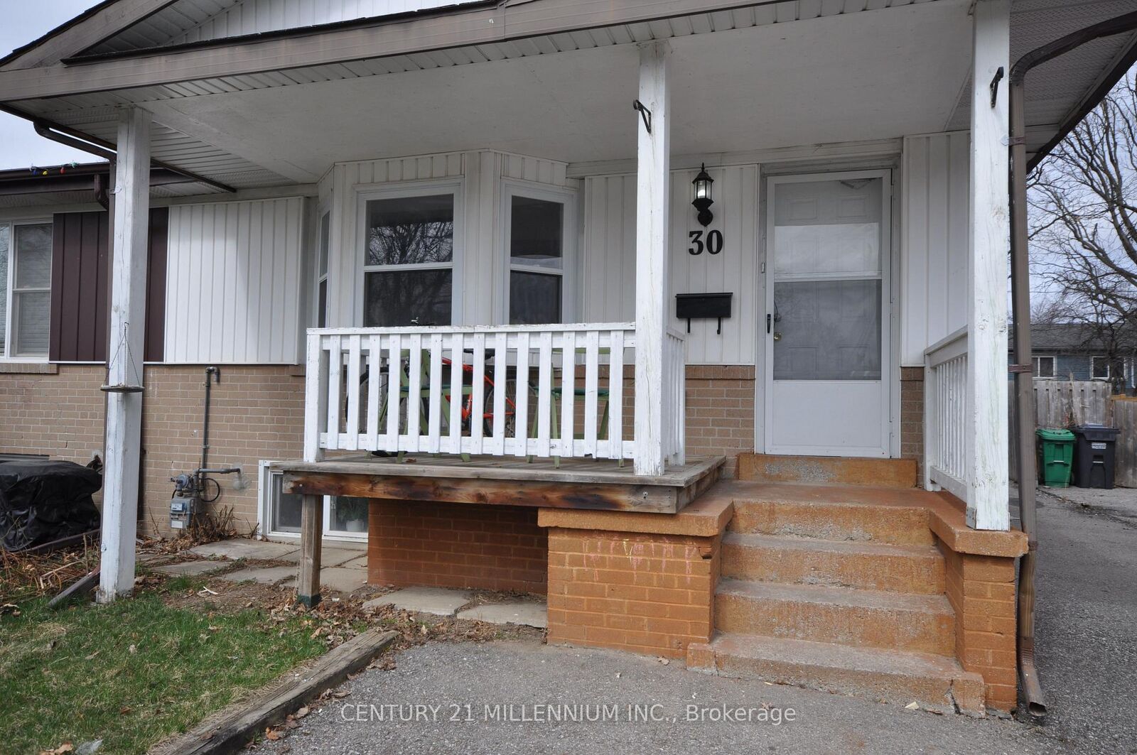 Property Photo:  30 Corby Crescent  ON L6Y 1H1