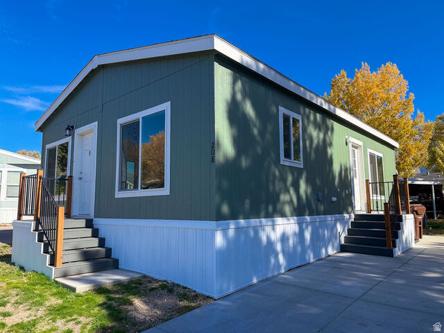 Property Photo: 208 Darlington Way UT 84041