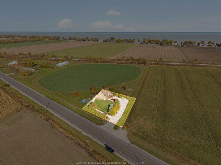 9912 Tecumseh  Lakeshore ON N0R 1N0 photo