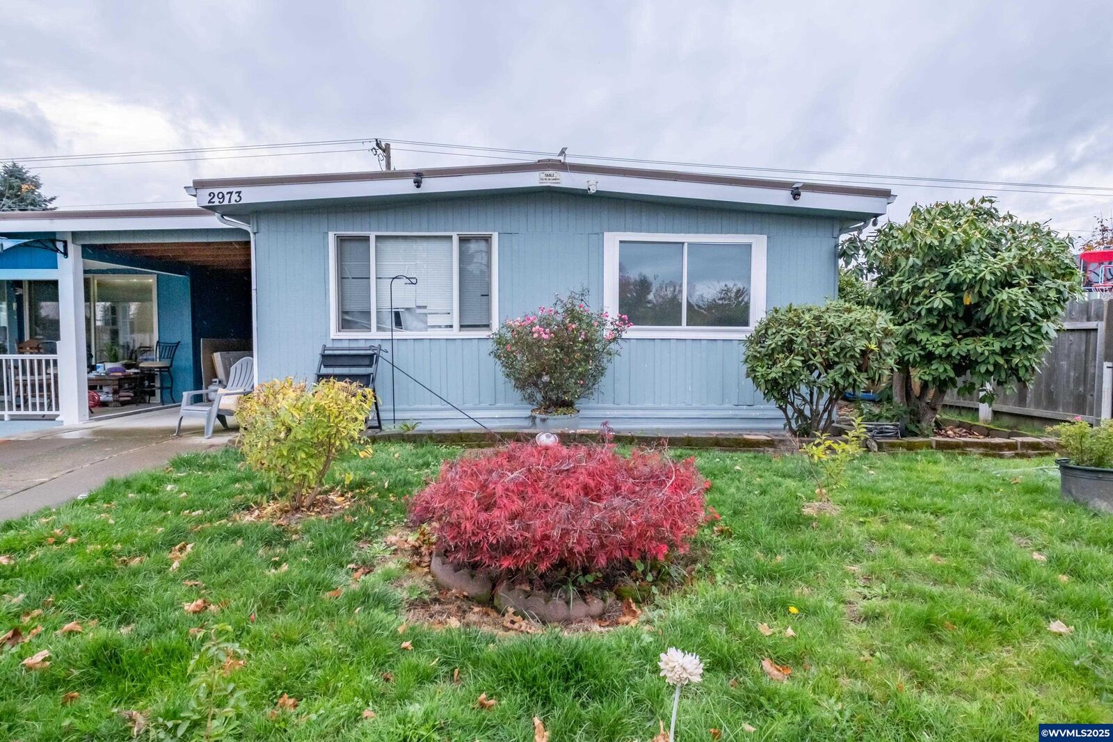 Property Photo: 2973 &Amp 2971 Surfwood Dr NE OR 97305