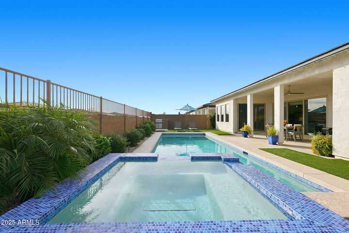 Property Photo: 1237 W Cherrywood Drive AZ 85140