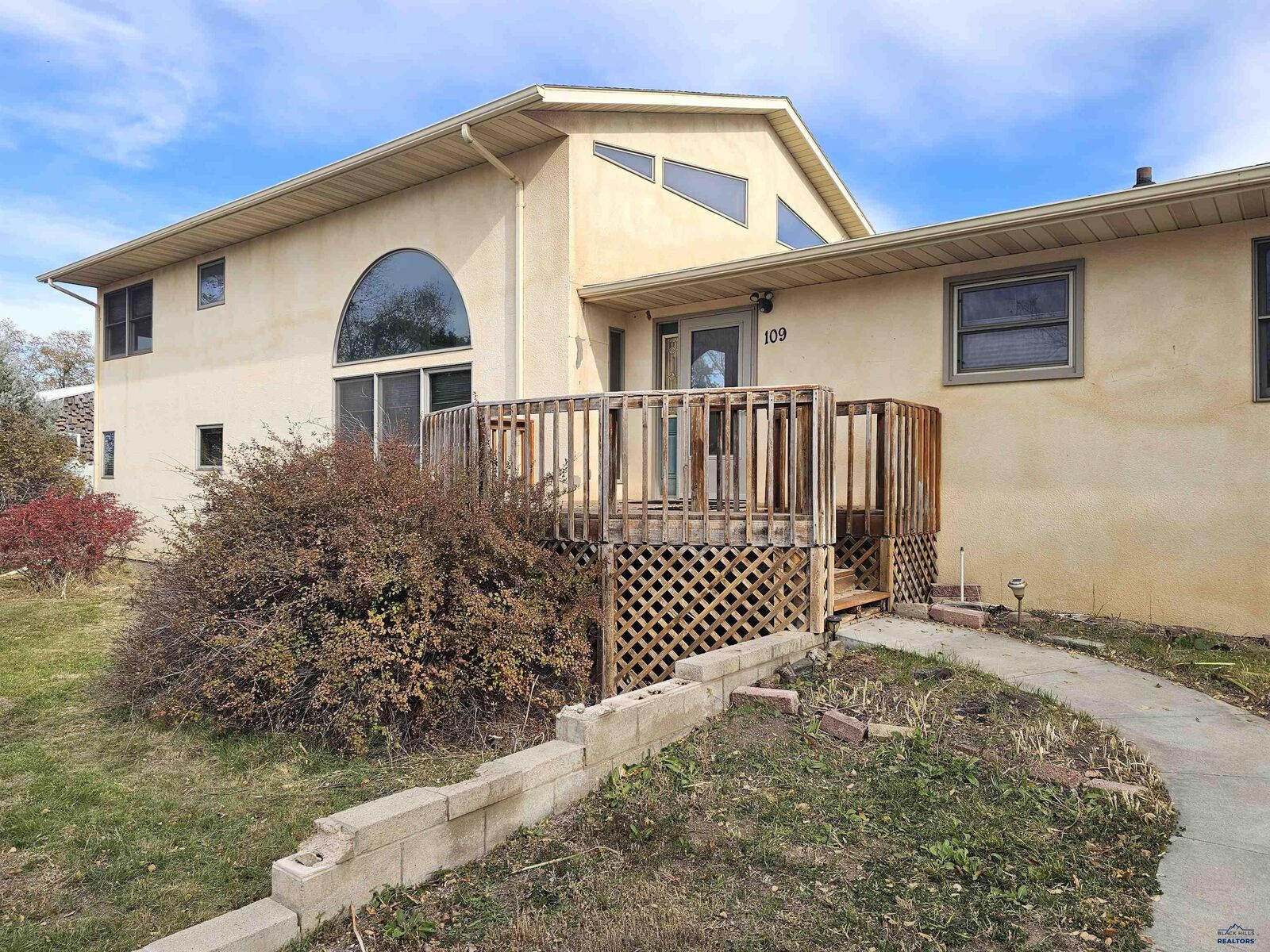 Property Photo:  109 N Washington Av  SD 57735 