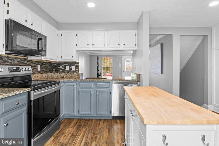 Property Photo: 1426 Sedum Square MD 21017