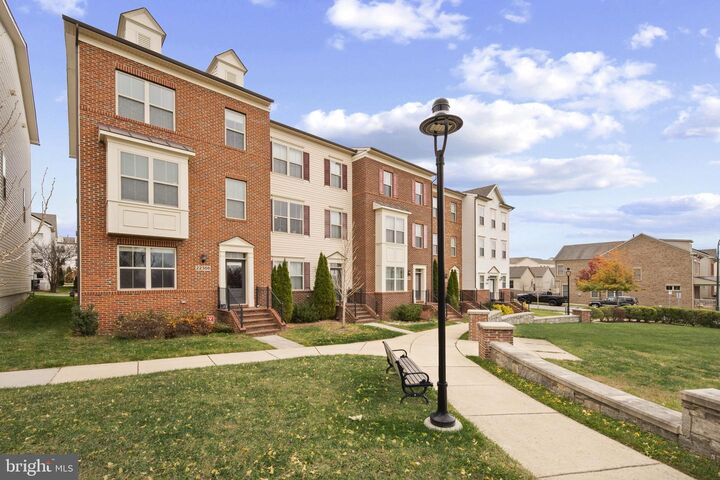 Property Photo:  22308 Sweet Pepperbush Alley  MD 20871 