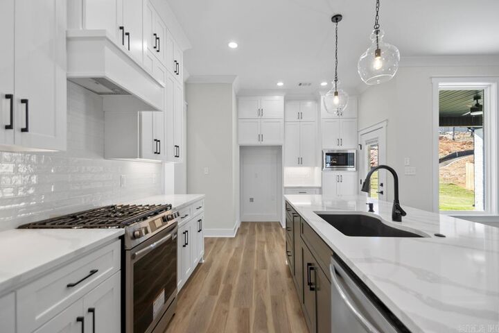 Property Photo:  533 Valley Oak Dr  AR 72120 