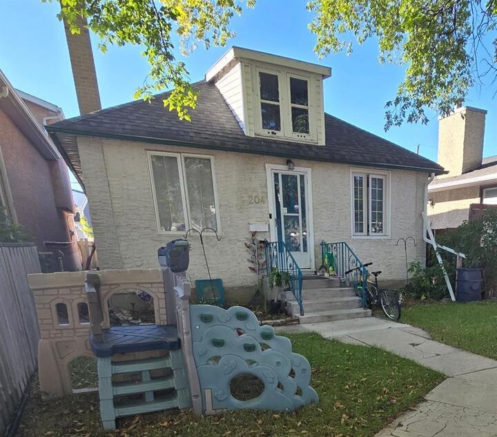 Property Photo: 204 Collegiate Street MB R3J 1V1