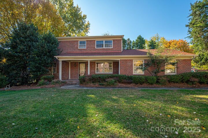 Property Photo: 1131 Woodvale Avenue NC 28054