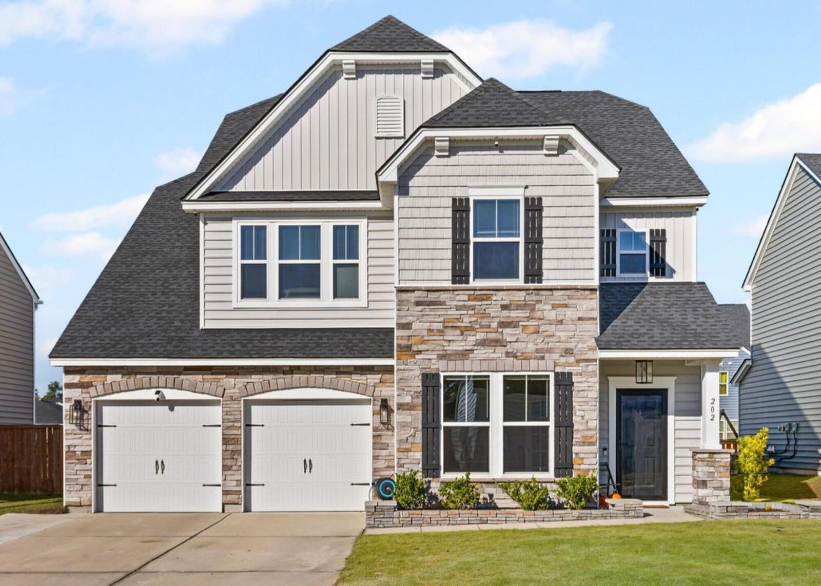 Property Photo:  202 Honey Horn Drive  SC 29486 