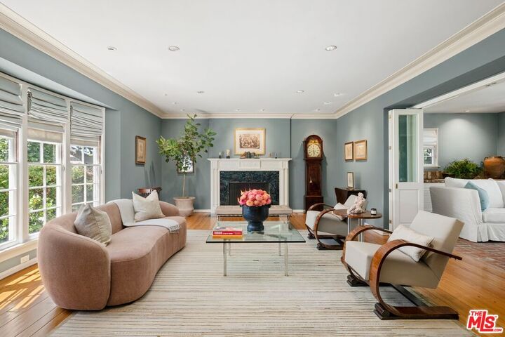 Property Photo: 10339 Glenbarr Ave CA 90064