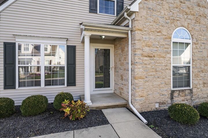 Property Photo: 612 Foxdale Place OH 43065