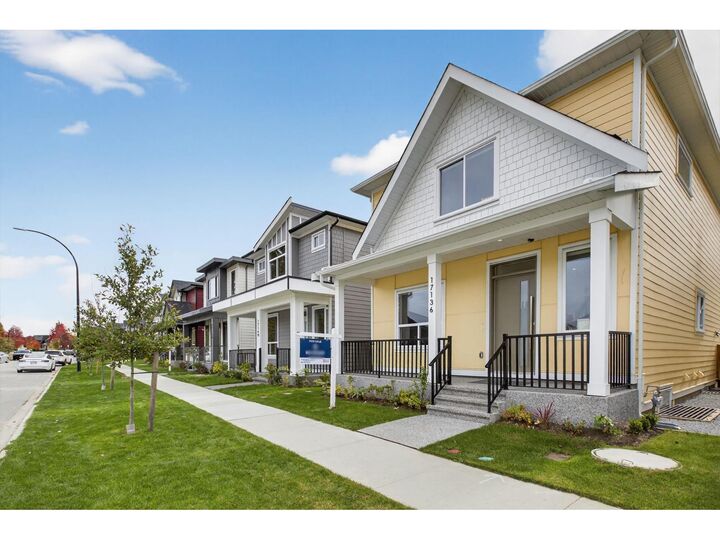 Photo de la propriété: 17136 1 BC V3Z 9R2