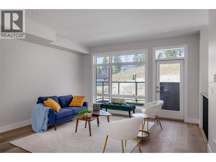 Photo de la propriété: 3425 Hilltown Drive 6 BC V1V 2B5