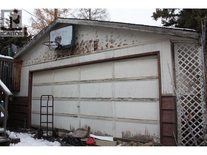 Photo de la propriété:  8232 98 Avenue  BC V1J 1P5 