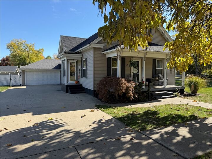 Property Photo: 210 S Sheridan Street IL 62557