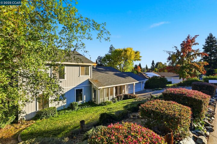 Property Photo: 2059 Wood Mar Dr CA 95762