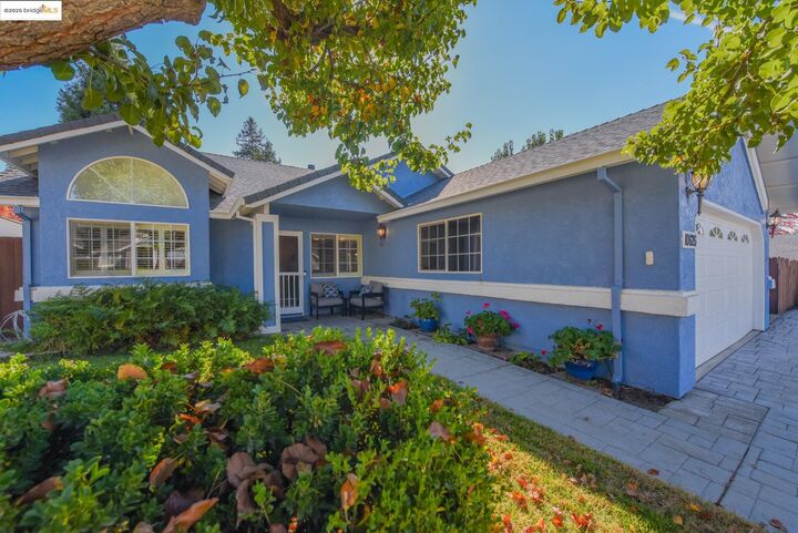 Property Photo: 10626 River Oak Ct CA 95327