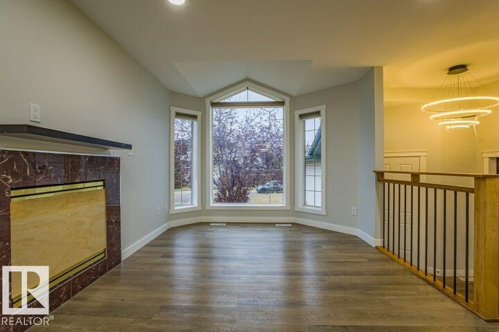 Photo de la propriété: 52 Jefferson Rd NW AB T6L 6R9