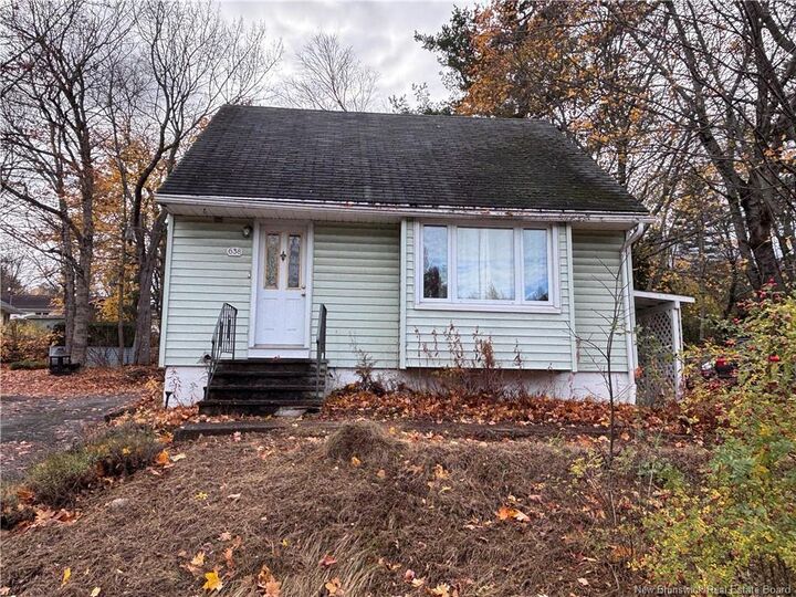 638 Kings College Road  Fredericton NB E3B 2G8 photo