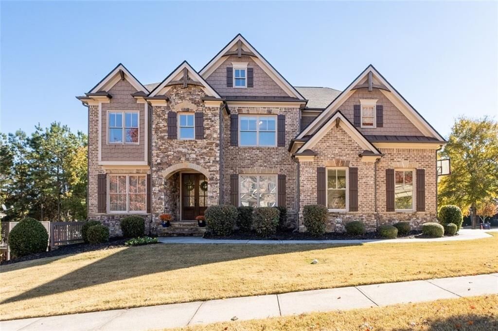 Property Photo: 1114 Blue Water Court GA 30518