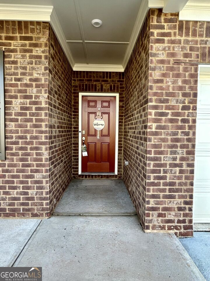 Property Photo: 400 Paulownia Circle GA 30253