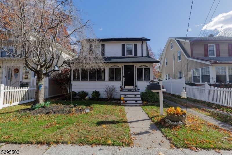 Property Photo:  935 Thorn St  NJ 07065 