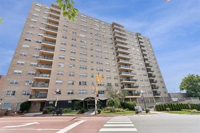 Property Photo: 7100 Blvd East 11L NJ 07093