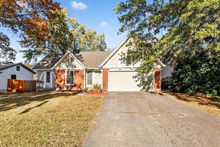 1408 E Oxford Place  Olathe KS 66062 photo