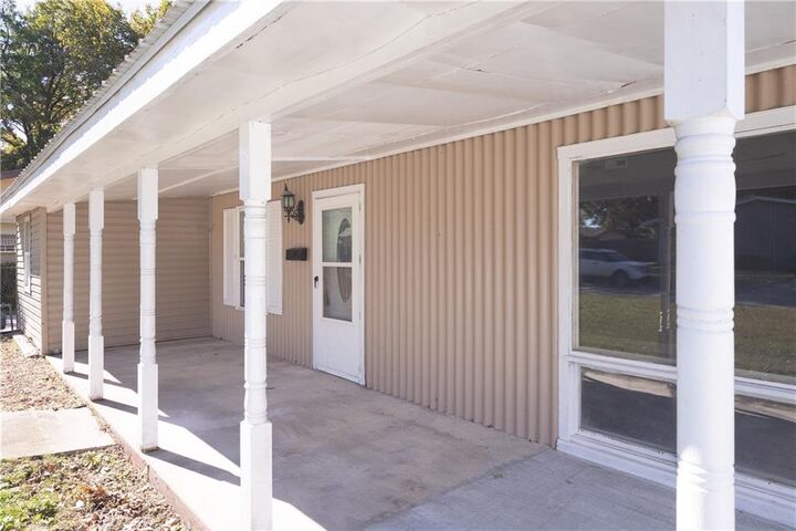 Property Photo:  1915 N 8th Street  KS 67301 