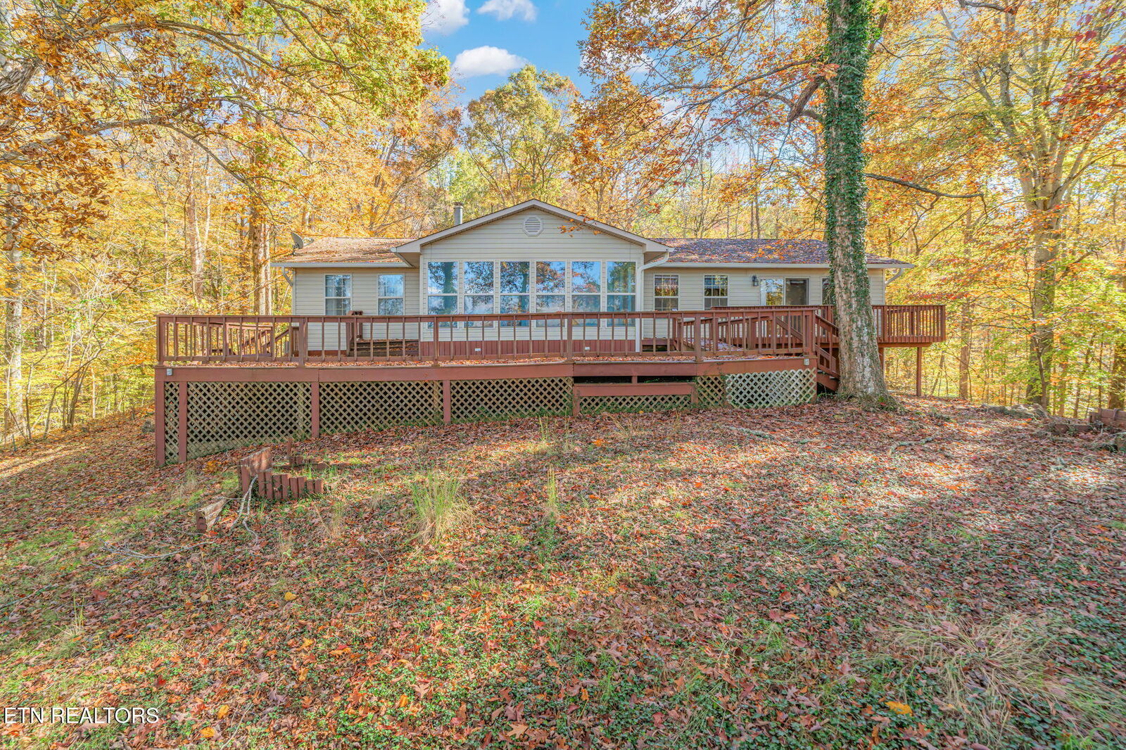Property Photo:  367 Emory River Rd  TN 37748 