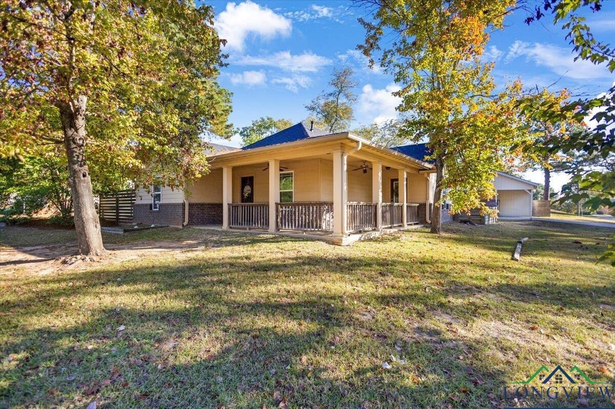 Property Photo:  300 N Evenside St  TX 75654 