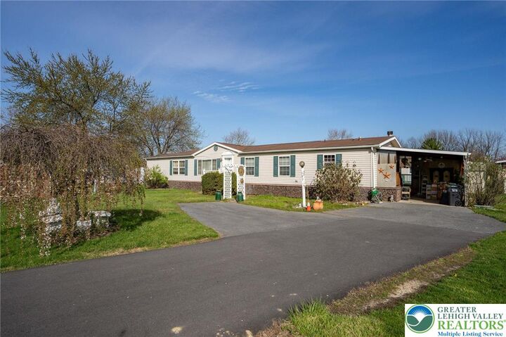 183 Greenbriar Drive S  East Allen Twp PA 18014 photo