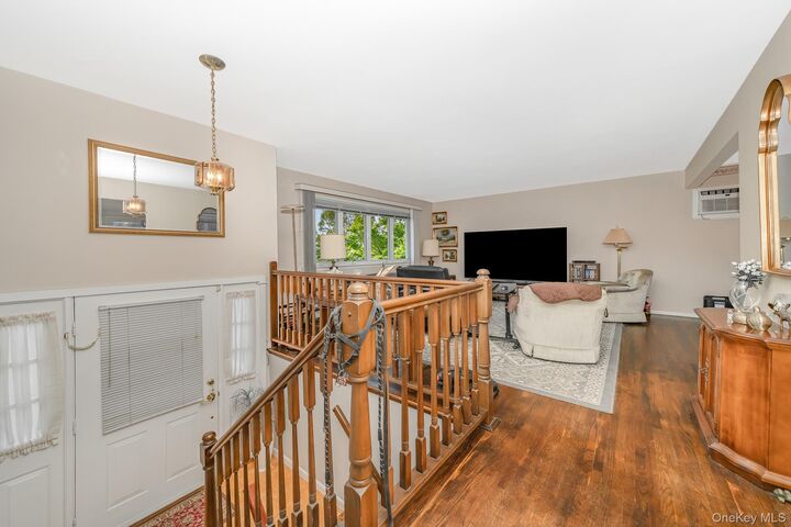 Property Photo:  16 Sue-Ann Court  NY 11703 