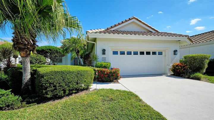 3846 Alamanda Drive  Sarasota FL 34238 photo
