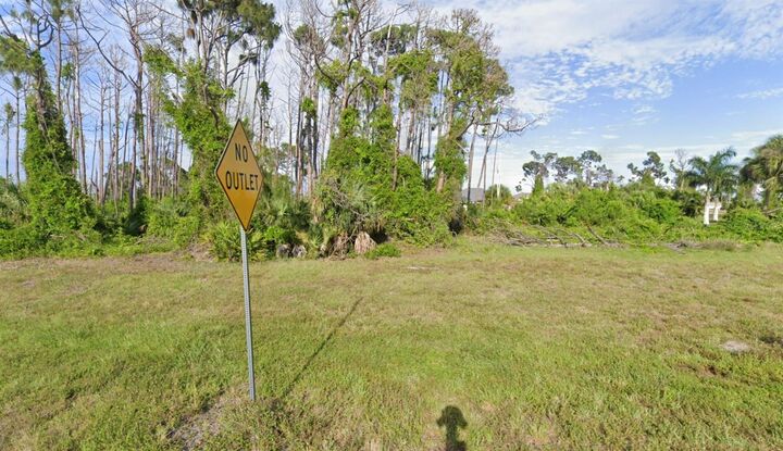 Property Photo:  285 Rotonda Boulevard S  FL 33947 