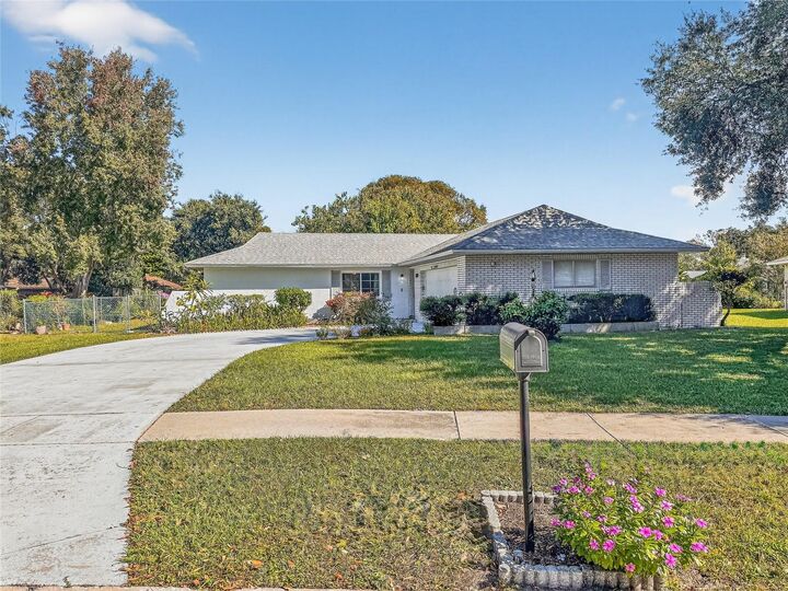 Property Photo: 3729 Capetown Drive FL 32817