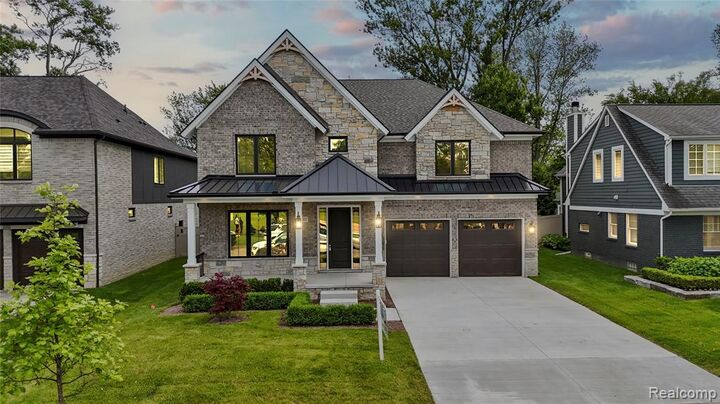 2182 Buckingham Avenue  Birmingham MI 48009 7545 photo