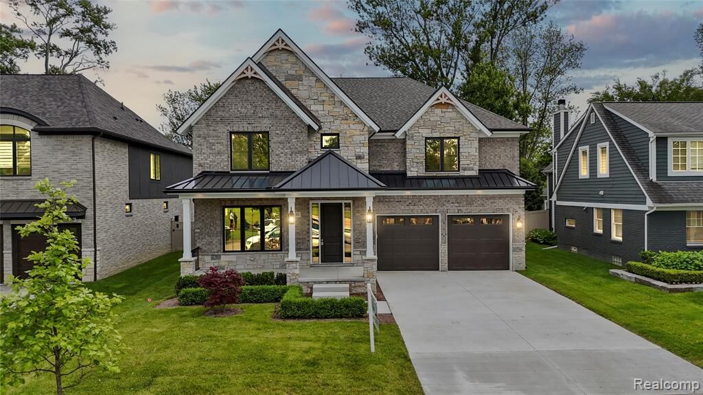 Property Photo:  2182 Buckingham Avenue  MI 48009 7545 