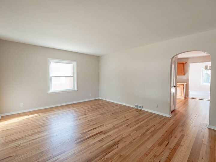 Property Photo: 237 Ingleside Avenue IL 60506